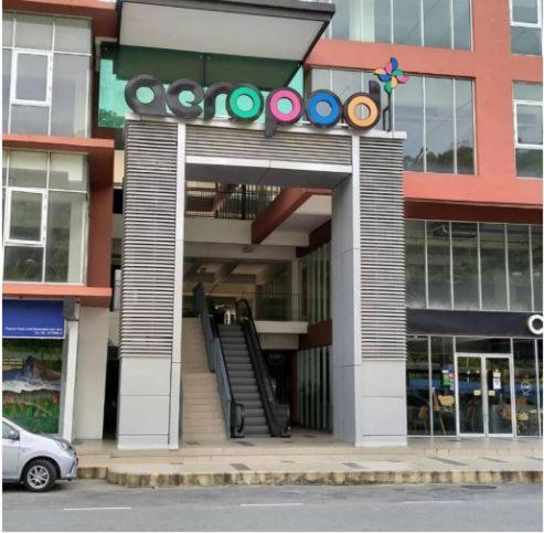 H&F Homestay The Two Owls Nest Aeropod Sovo Studio Room - 2 Queen Bed - Near Airport - Free Parking 코타키나발루 외부 사진